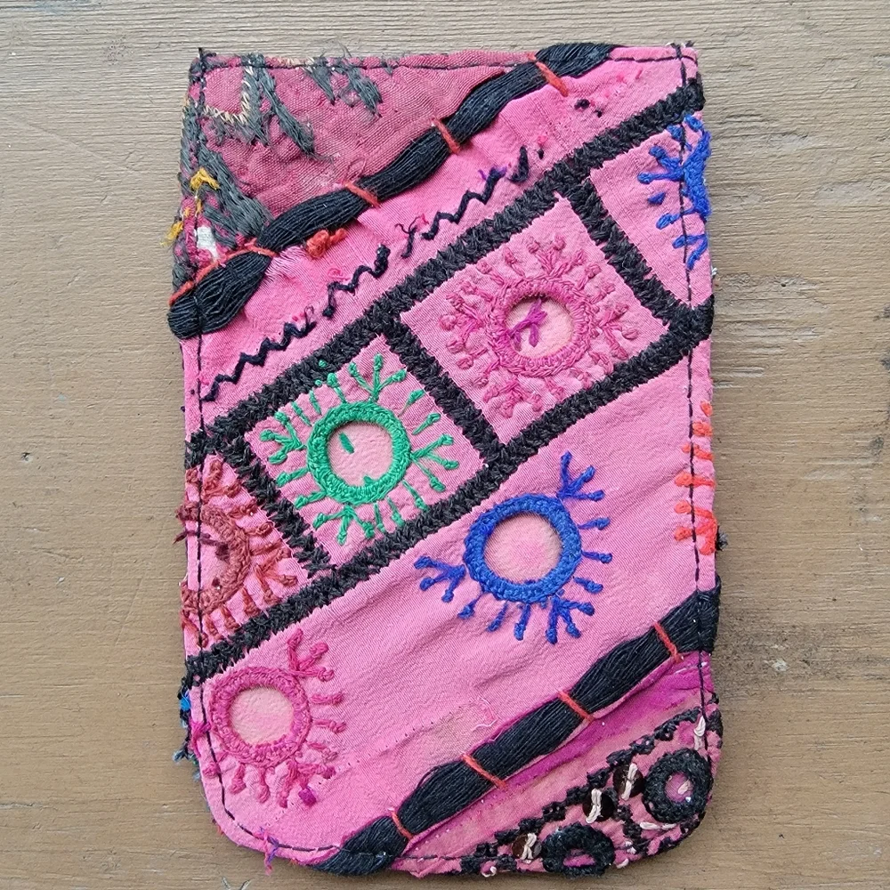 🌋👽 Free People Boho Embroidered Repurposed vtg banjara hippie Wallet card case - Picture 15 of 16